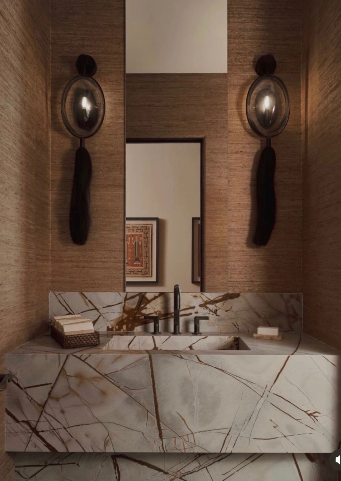 Vanity lighting details